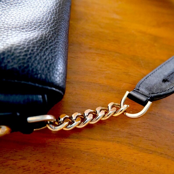 ✨✨ Black Genuine Leather Michael Kors Bag — Like New! ✨✨ - Picture 7 of 8